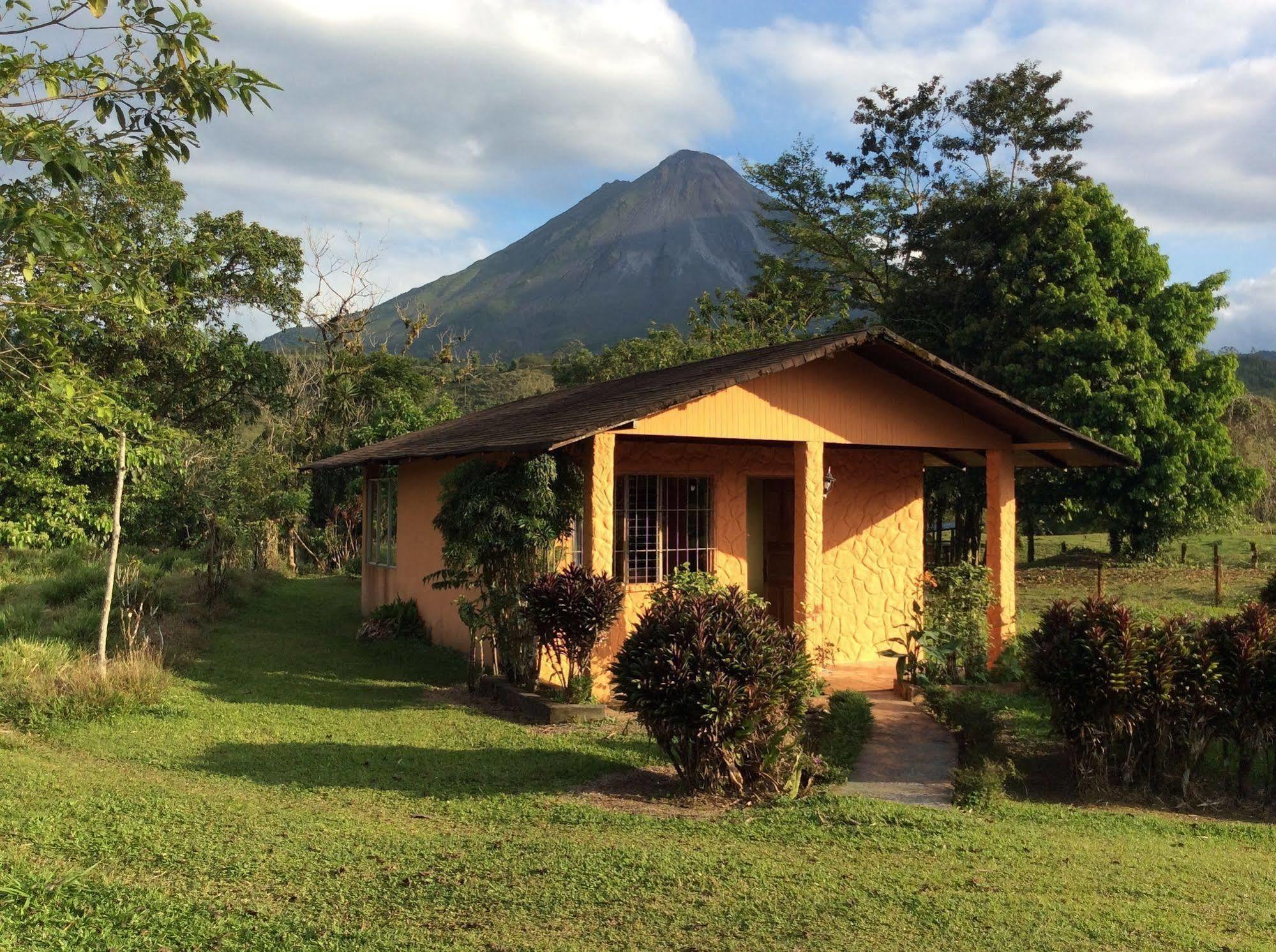 Cabinas Los Guayabos Otel La Fortuna Dış mekan fotoğraf