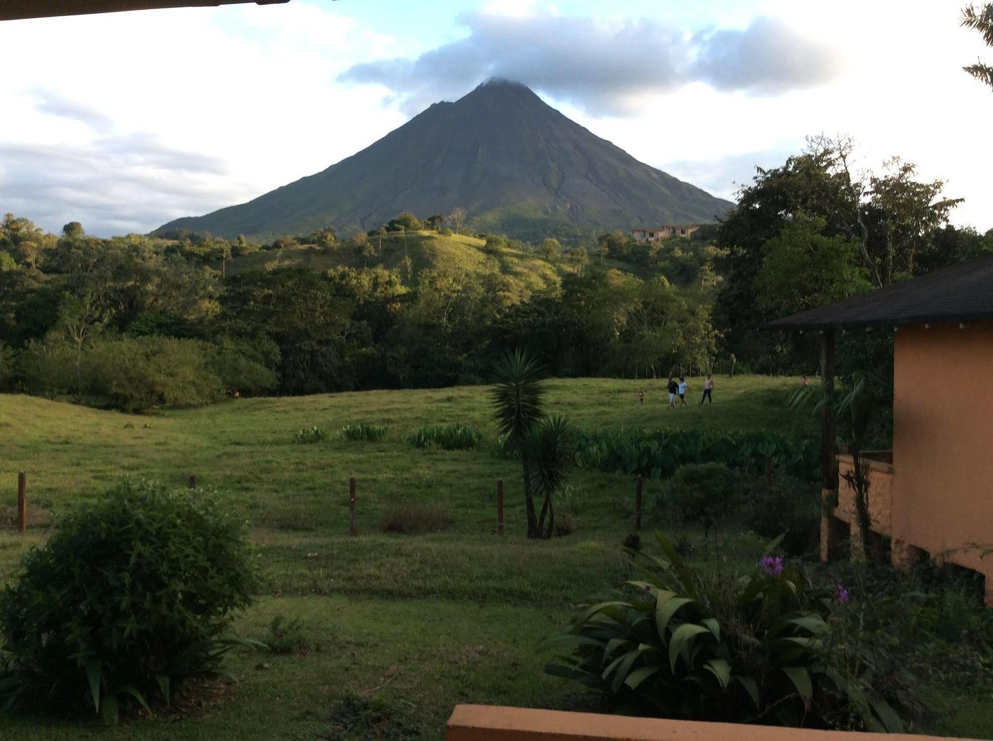 Cabinas Los Guayabos Otel La Fortuna Dış mekan fotoğraf