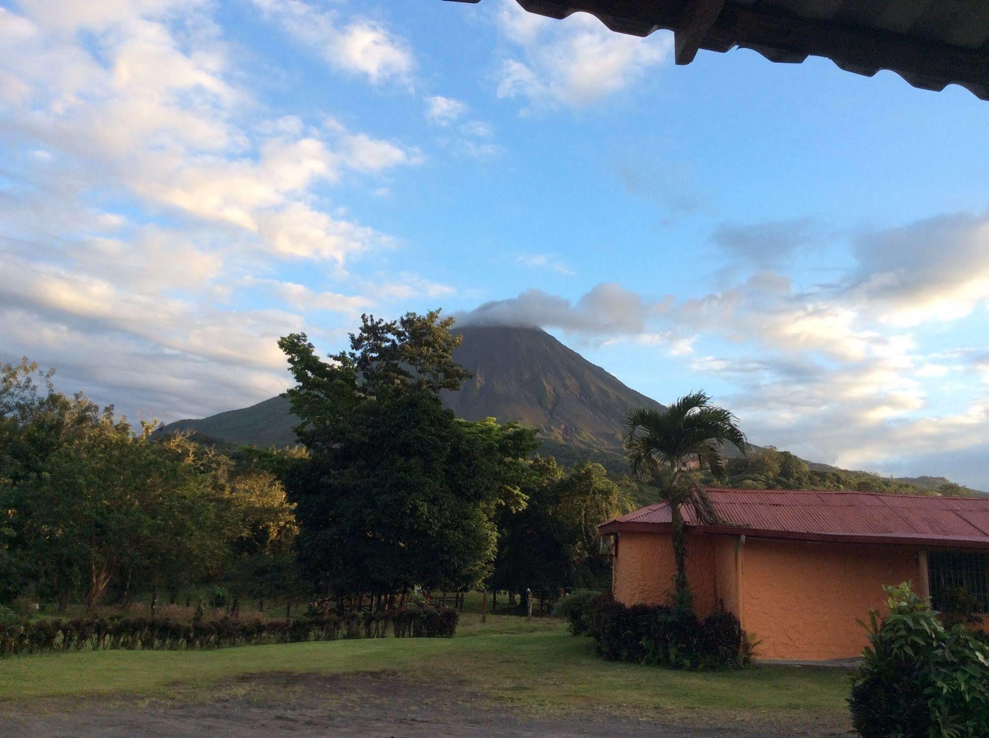 Cabinas Los Guayabos Otel La Fortuna Dış mekan fotoğraf