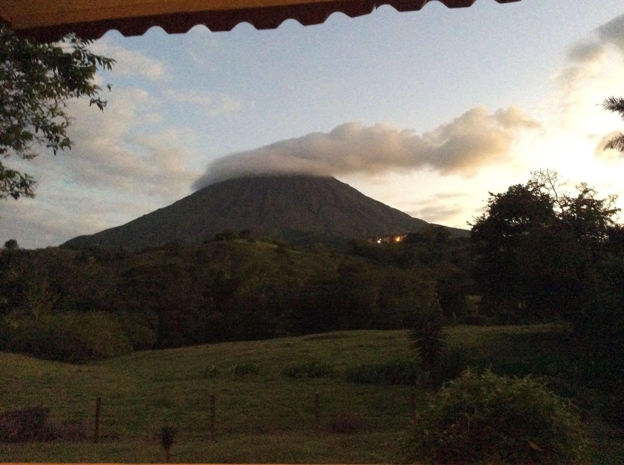 Cabinas Los Guayabos Otel La Fortuna Dış mekan fotoğraf