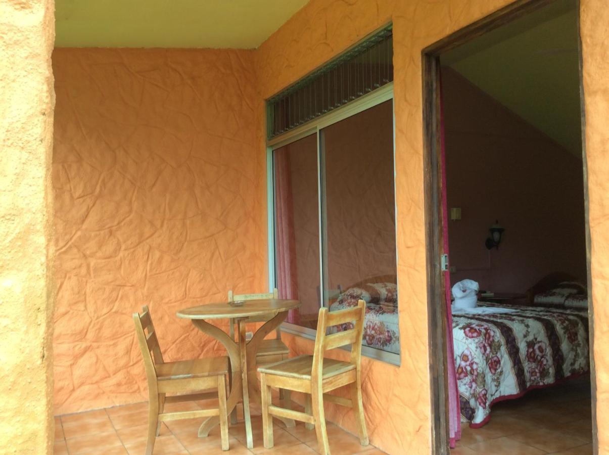 Cabinas Los Guayabos Otel La Fortuna Dış mekan fotoğraf